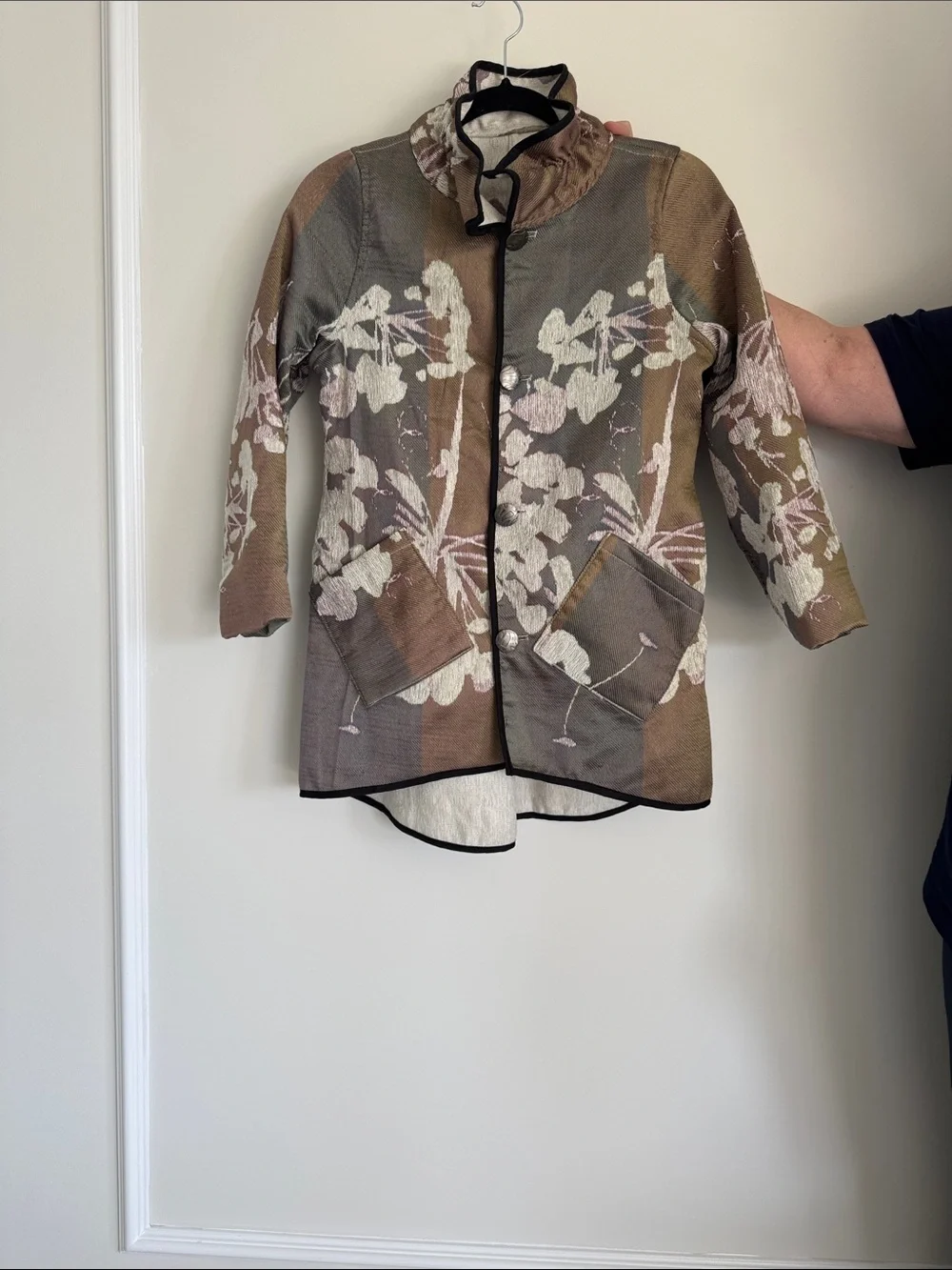 Women’s Floral Pattern Lightweight Jacket in Olive and Taupe